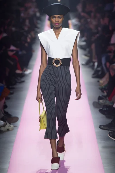 Look 30